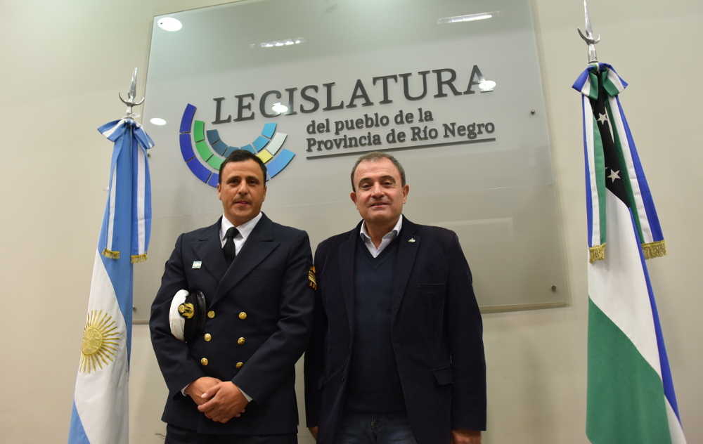 El vicegobernador Pedro Pesatti saludó al guardafaro Nicolás Díaz.
